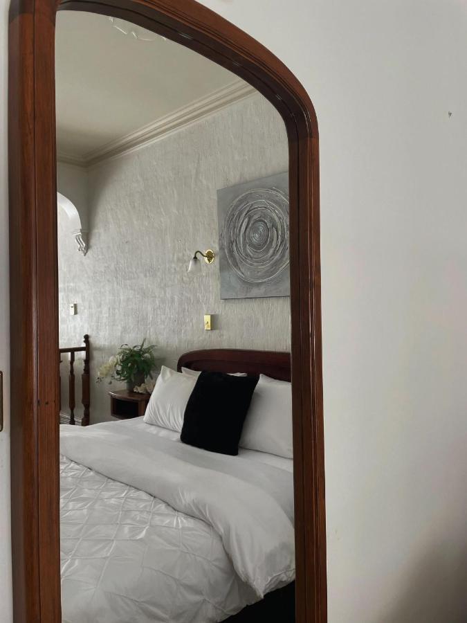 Motel Victoria House Motor Croydon