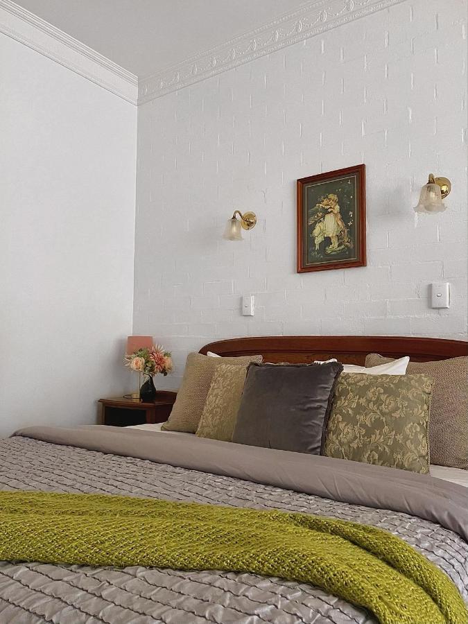 Victoria House Motor 4*